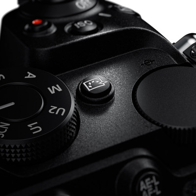 Nikon Z5IIC (with Z 24-50mm) (Black)
