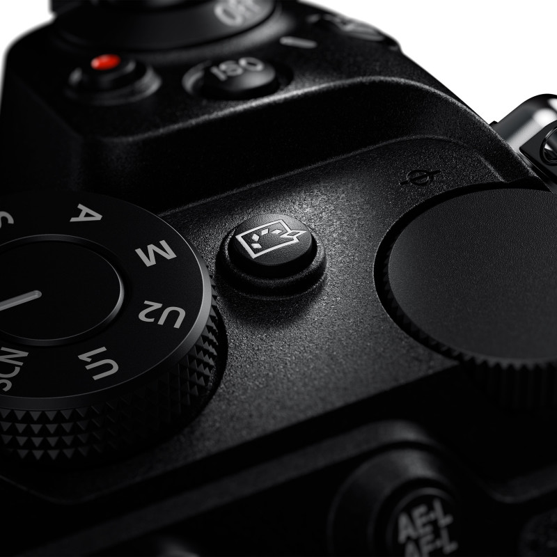 Nikon Z5IIC (with Z 24-50mm) (Black)